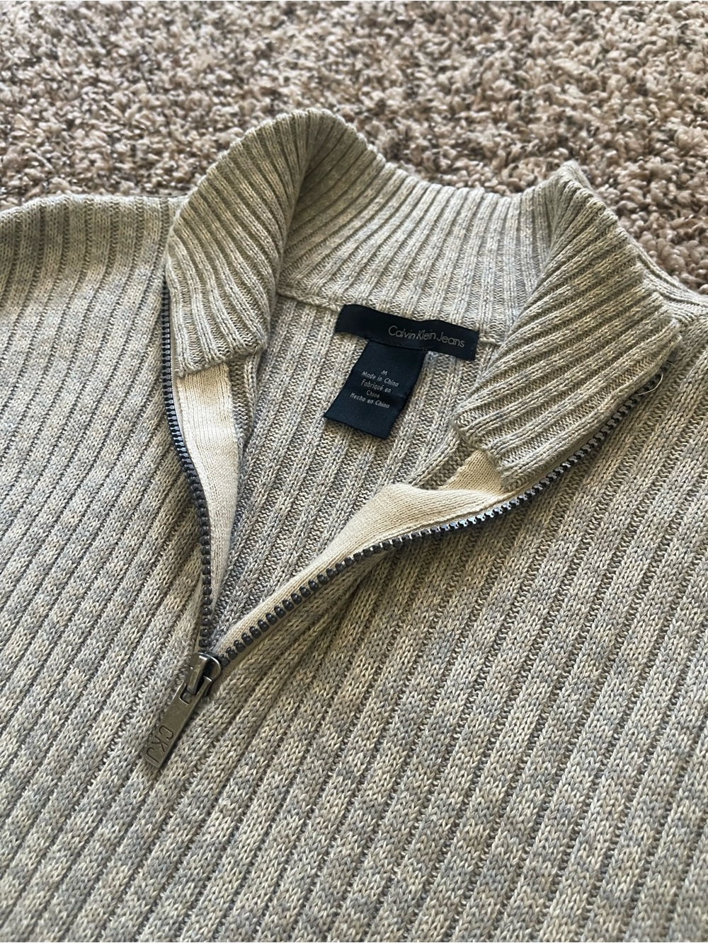 Calvin Klein Jeans Men's Size M Gray Ribbed Knit 1/4 Zip Pullover Sweater Mock - Picture 3 of 16